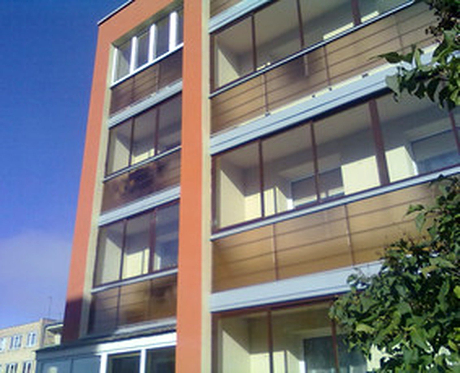 Balkonų stiklinimo projektas